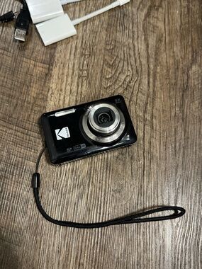 Kodak PIXPRO FZ55-BK 16MP CMOS Sensor Digital Camera 5X